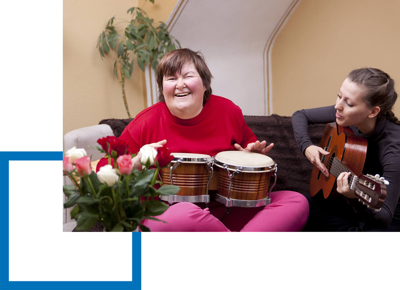 Berufshaftpflicht für Heilpädagogen Zwei Kinder mit geistiger Behinderung bei Heilpädagogik